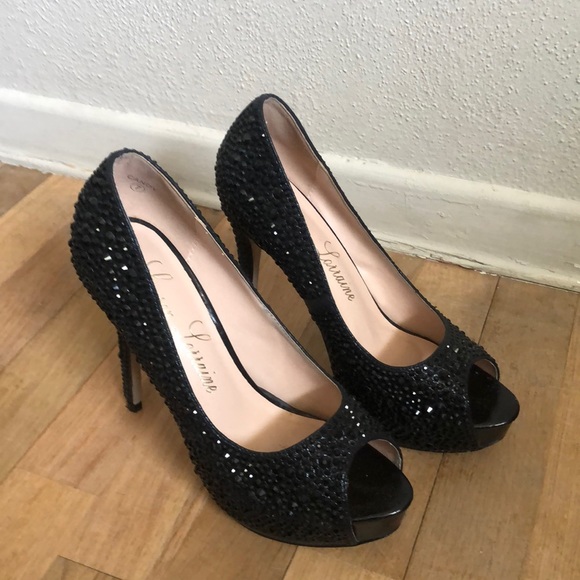 Heels - Picture 1 of 4